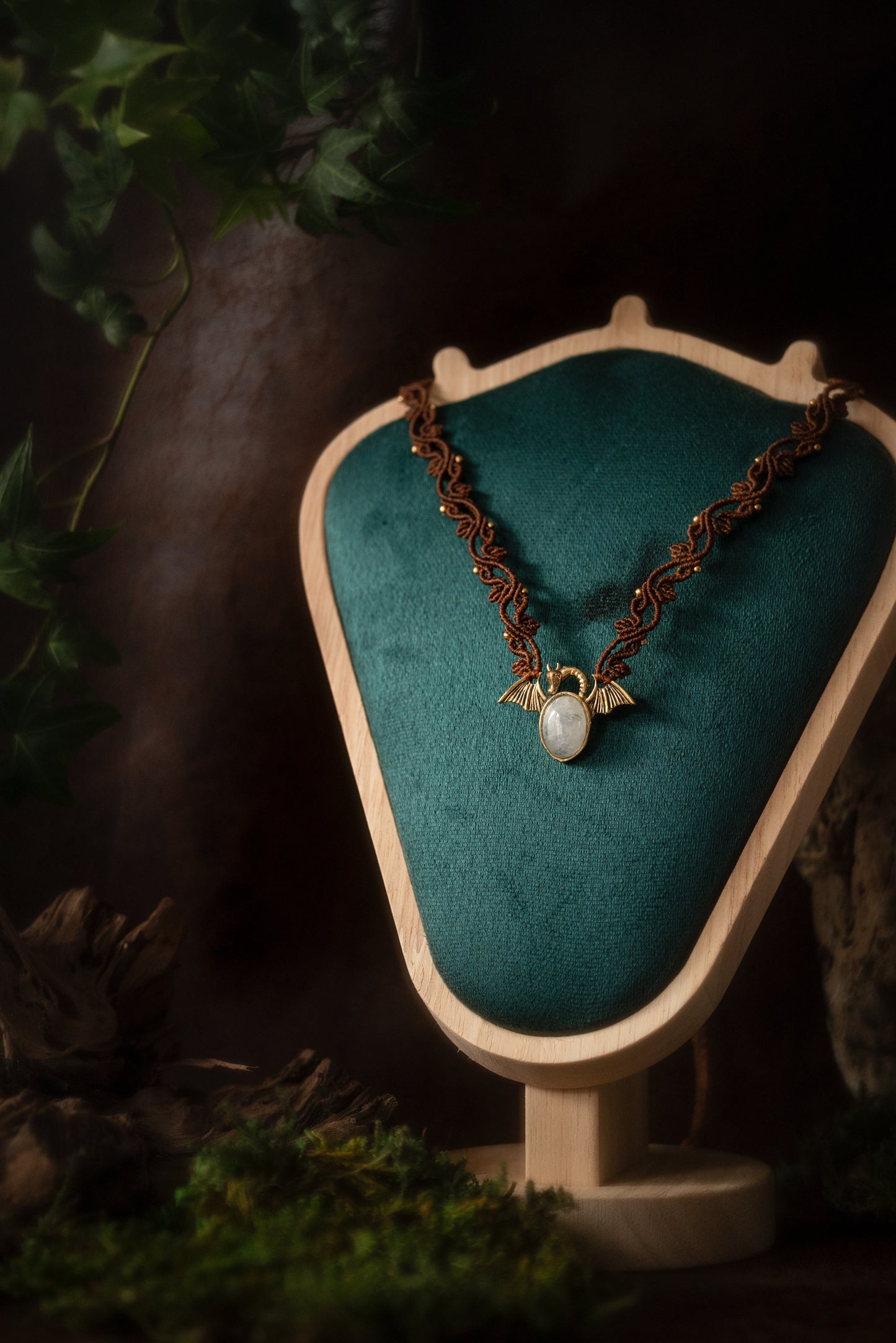 Cœur de dragon - choker micro macramé et péristérite