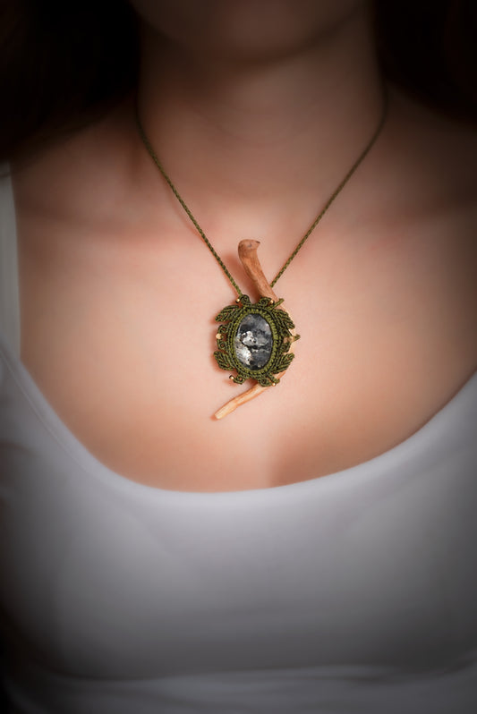 Larvyn - Collier micro macramé larvikite