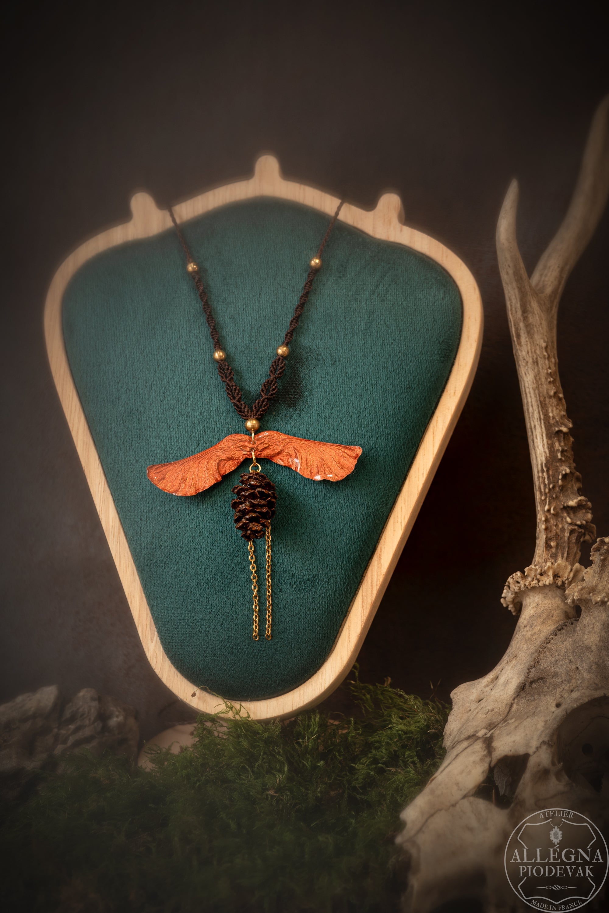 Nalméa Collier samare et fruit d'aulne Allégna Piodevak