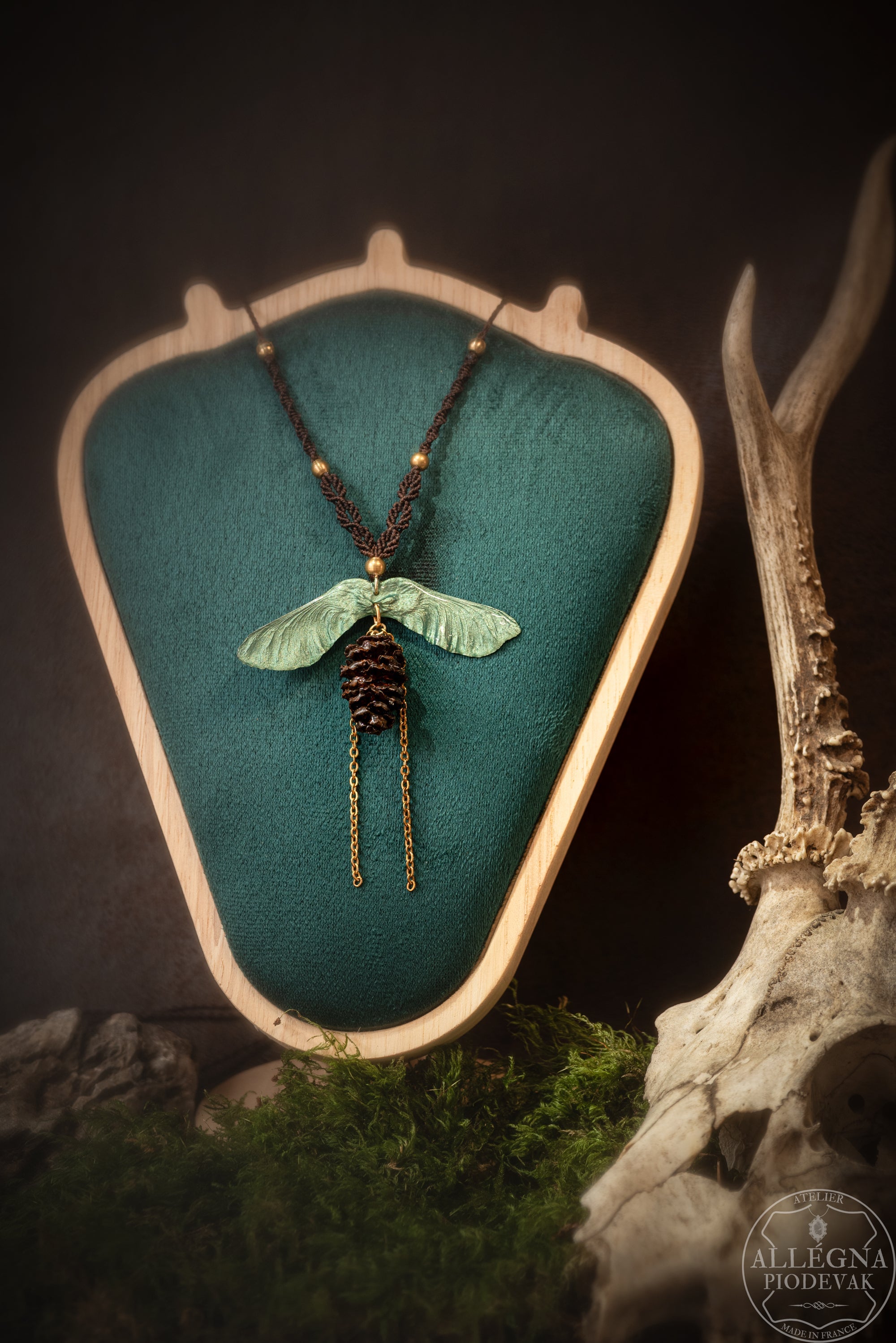 Nalméa Collier samare et fruit d'aulne Allégna Piodevak