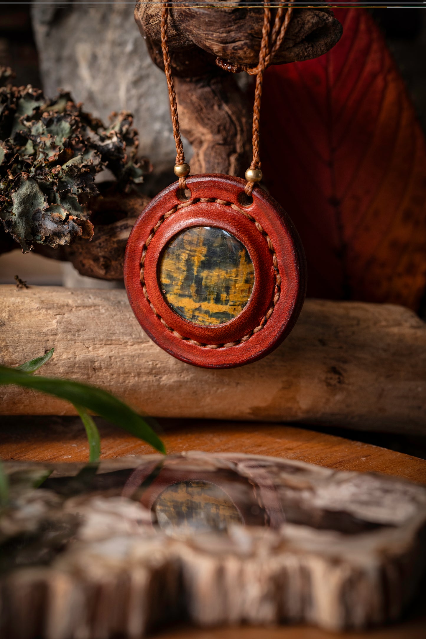 Abby - Collier cuir de vachette et Nellite