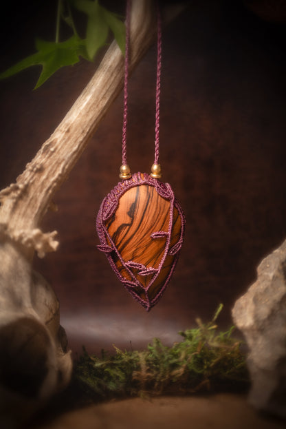 Auriel - Collier micro macramé avec Bois d'Olivier