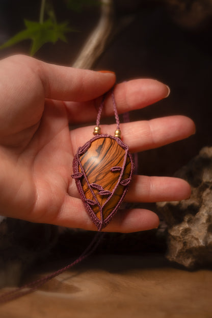 Auriel - Collier micro macramé avec Bois d'Olivier