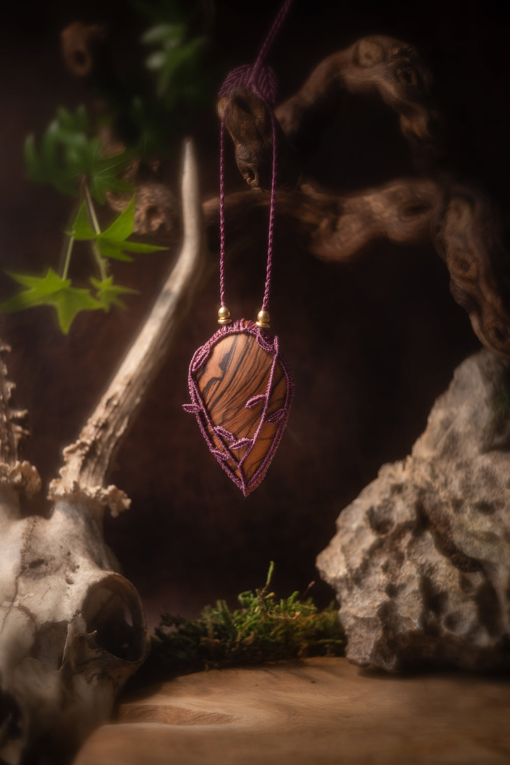 Auriel - Collier micro macramé avec Bois d'Olivier