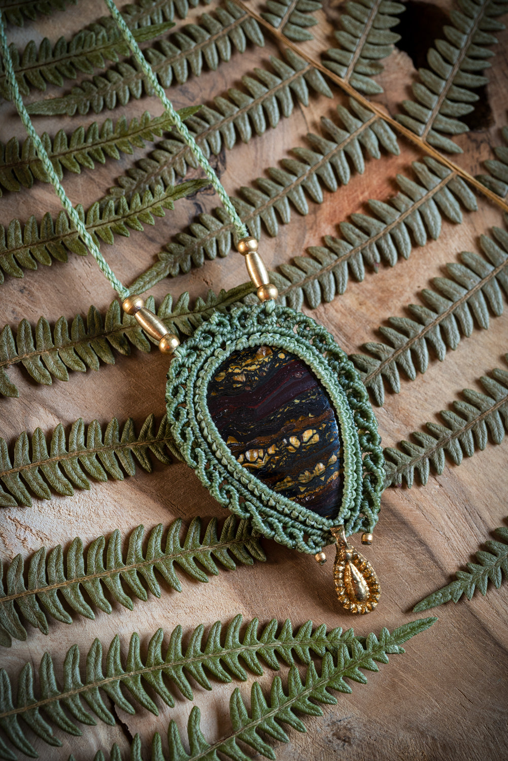 Aziliz - Collier micro macramé œil de fer