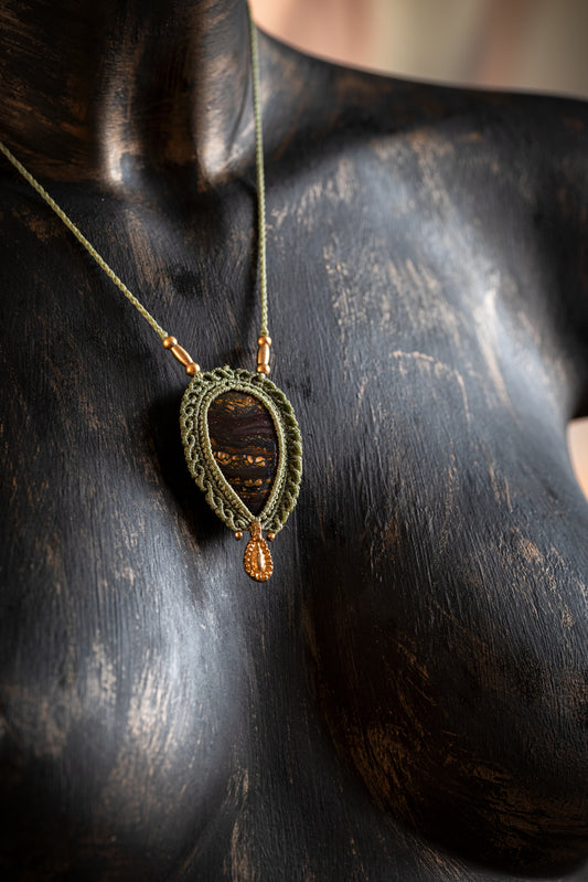 Aziliz - Collier micro macramé œil de fer