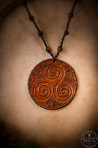 "Brann" Collier cuir de vachette triskel Piodevak
