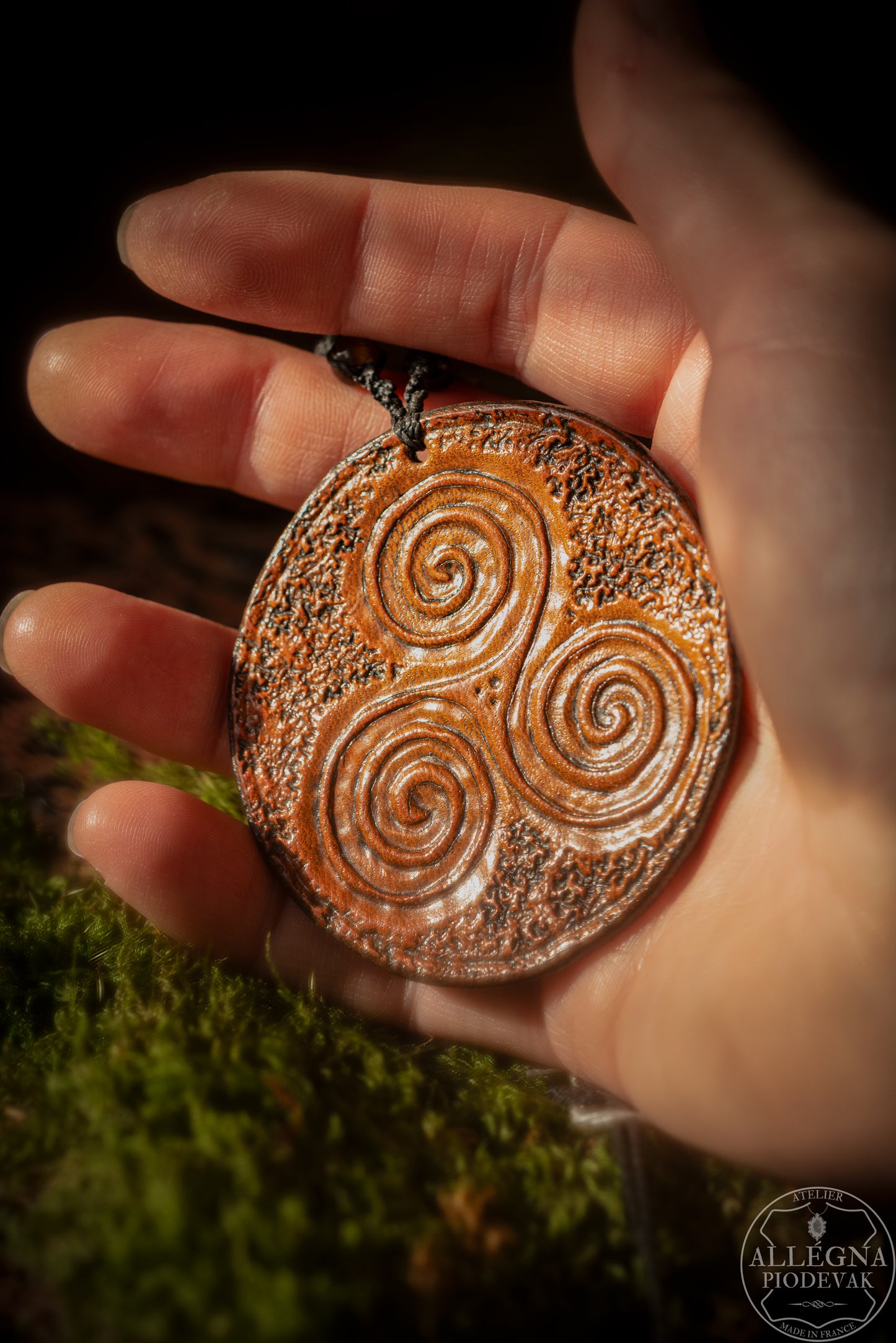 "Brann" Collier cuir de vachette triskel