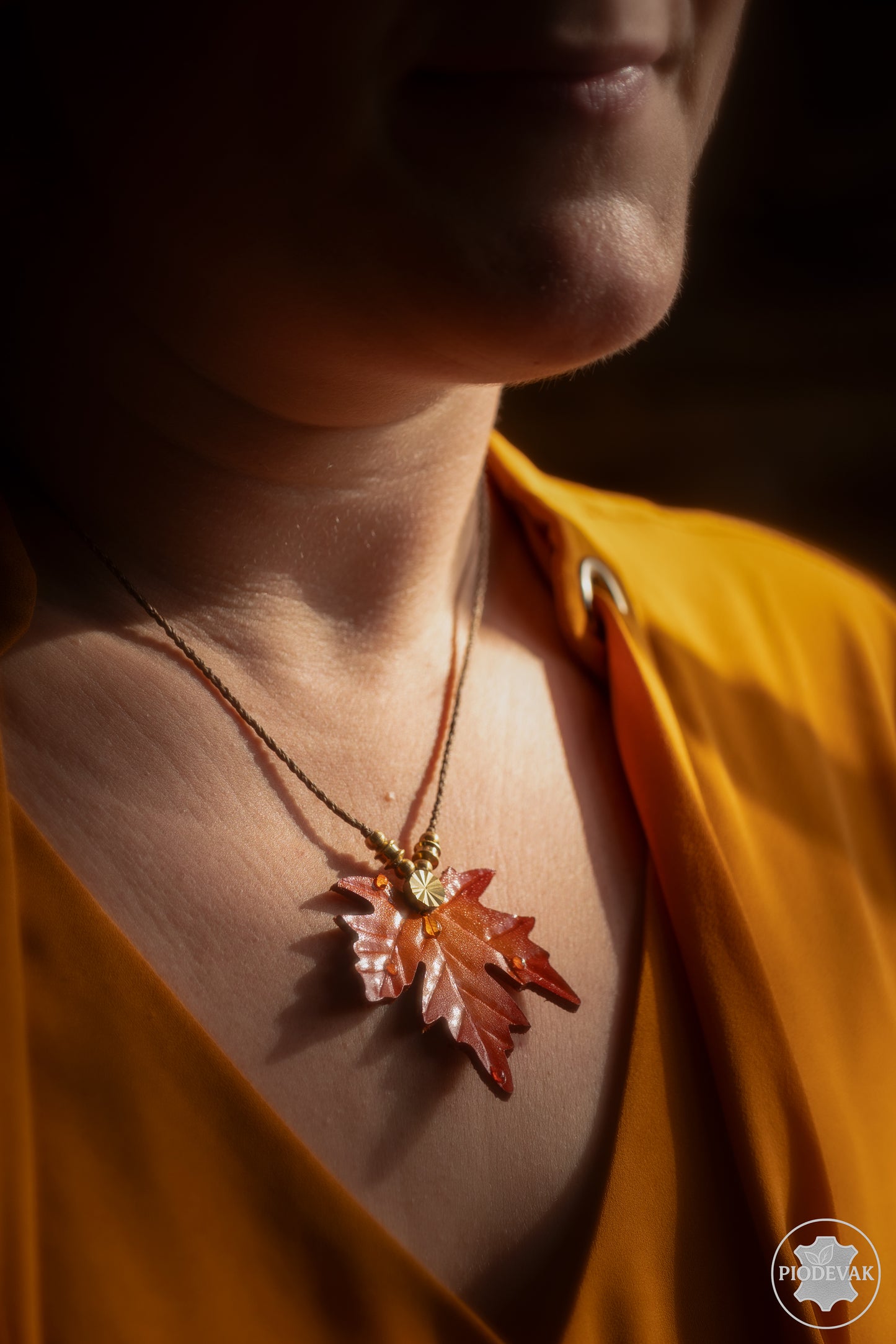 Canopé d'automne - collier en cuir tannage végétal
