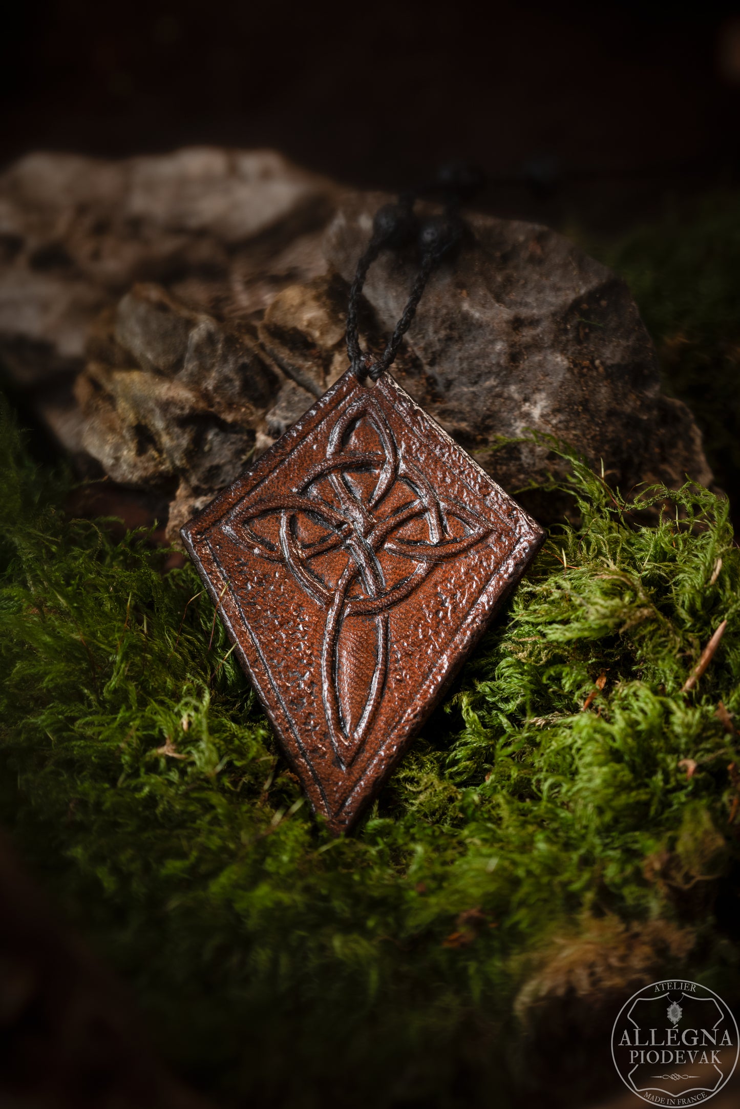 "Celtros" Collier cuir de vachette croix celtique