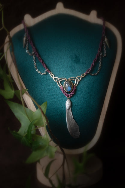 Circë - Collier micro macramé labradorite et samare