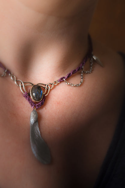 Circë - Collier micro macramé labradorite et samare