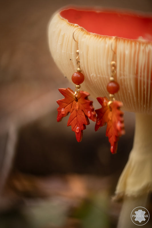 Erable écarlate - Boucles d'oreilles en cuir tannage végétale