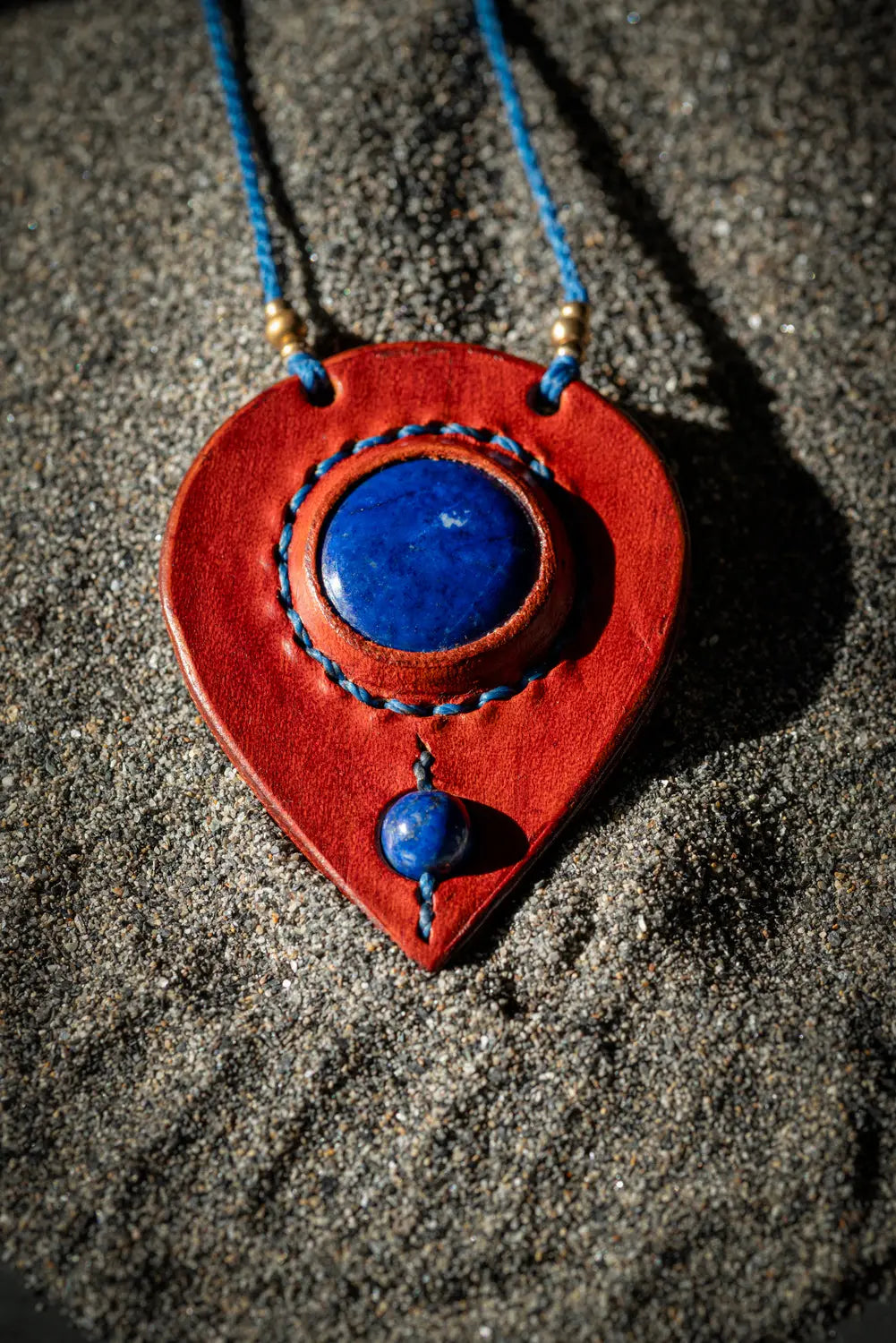Hathor - Collier lapis lazuli et cuir de vachette Piodevak