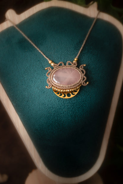 Miriel - Collier micro macramé avec quartz rose