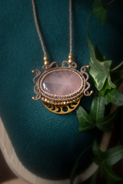 Miriel - Collier micro macramé avec quartz rose