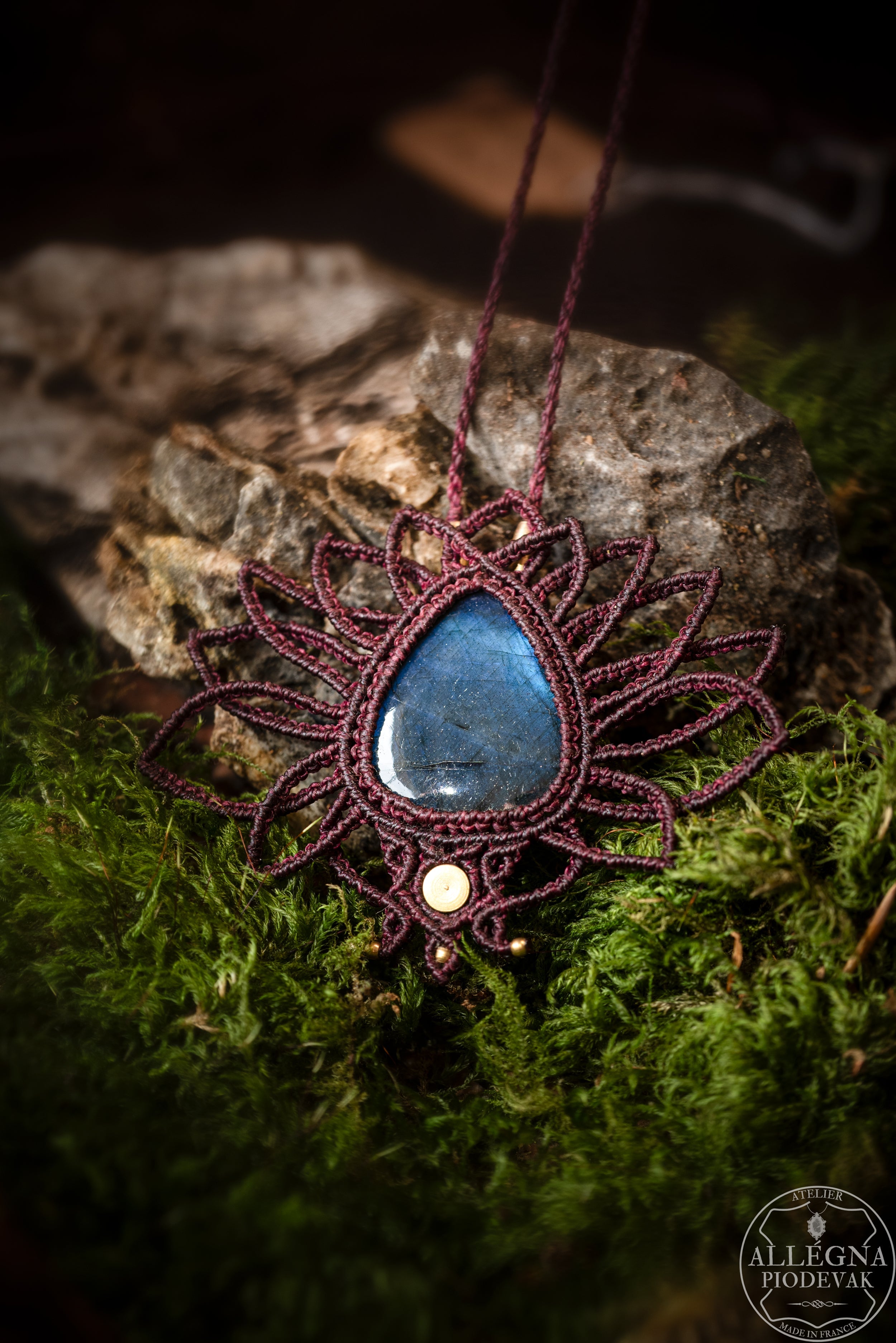 Myrtille - Collier micro macramé et Labradorite allégna