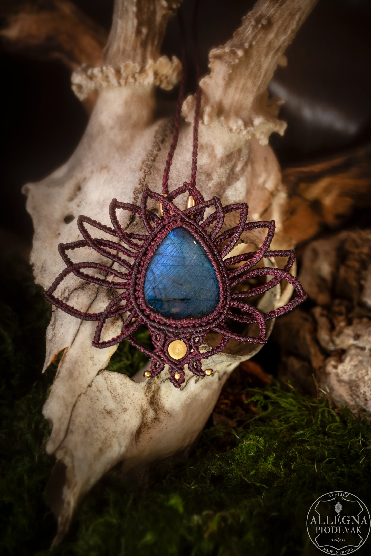 "Myrtille" Collier micro macramé et Labradorite