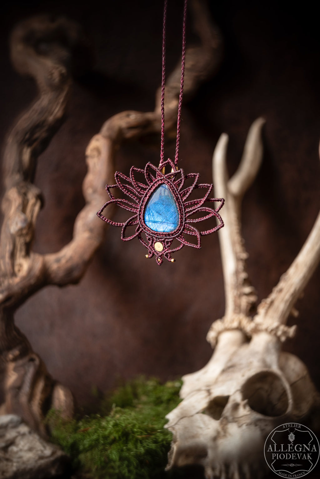 Myrtille - Collier micro macramé et Labradorite allégna