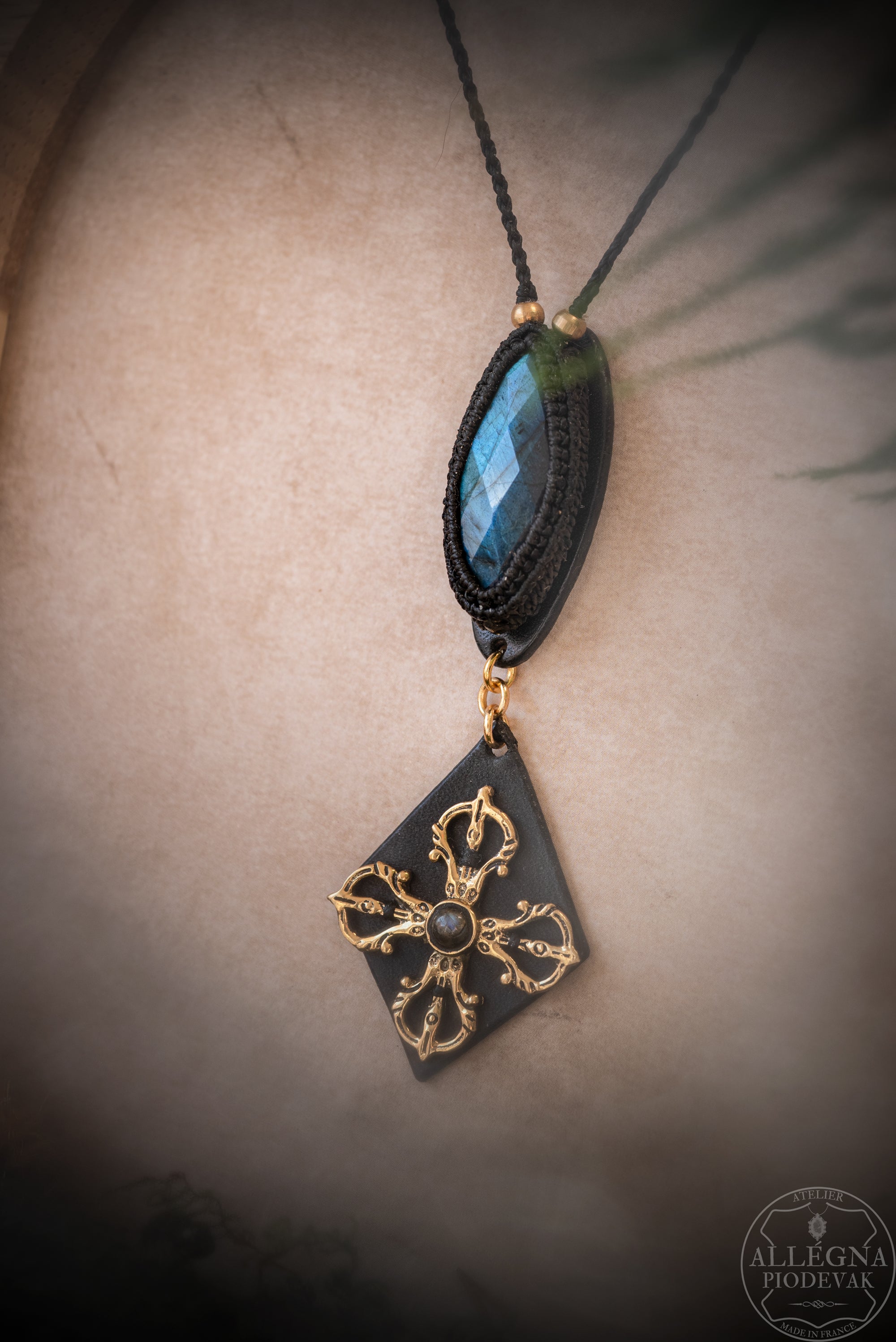 Noctibus - Collier Labradorite facetté et cuir