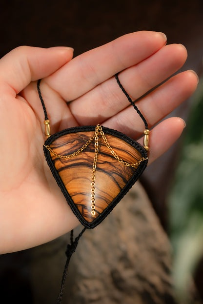 Olyndra - Collier micro macramé en bois d'olivier