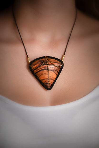 Olyndra - Collier micro macramé en bois d'olivier