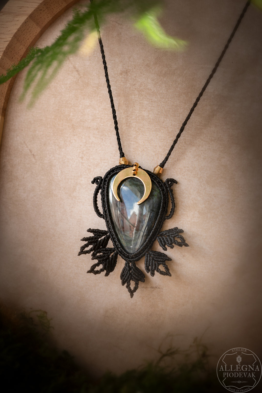 Ophirys - Collier Obsidienne mantohuichol