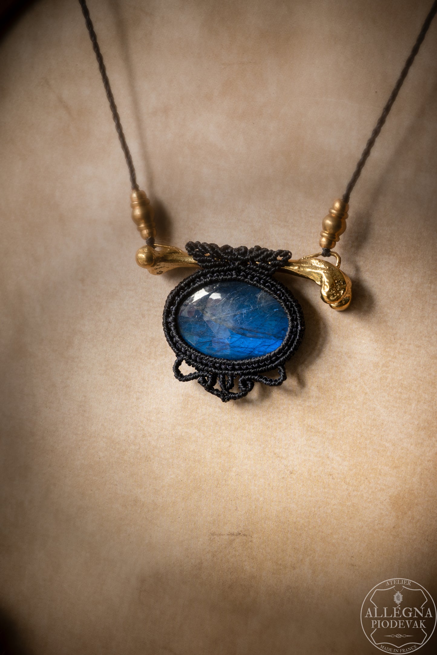 "Labros" Collier micro macramé et labradorite