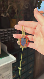 "Soleil automnal" collier micro macramé et labradorite