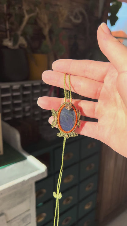 "Soleil automnal" collier micro macramé et labradorite
