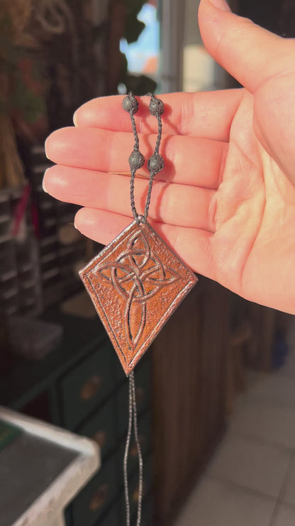 "Celtros" Collier cuir de vachette croix celtique