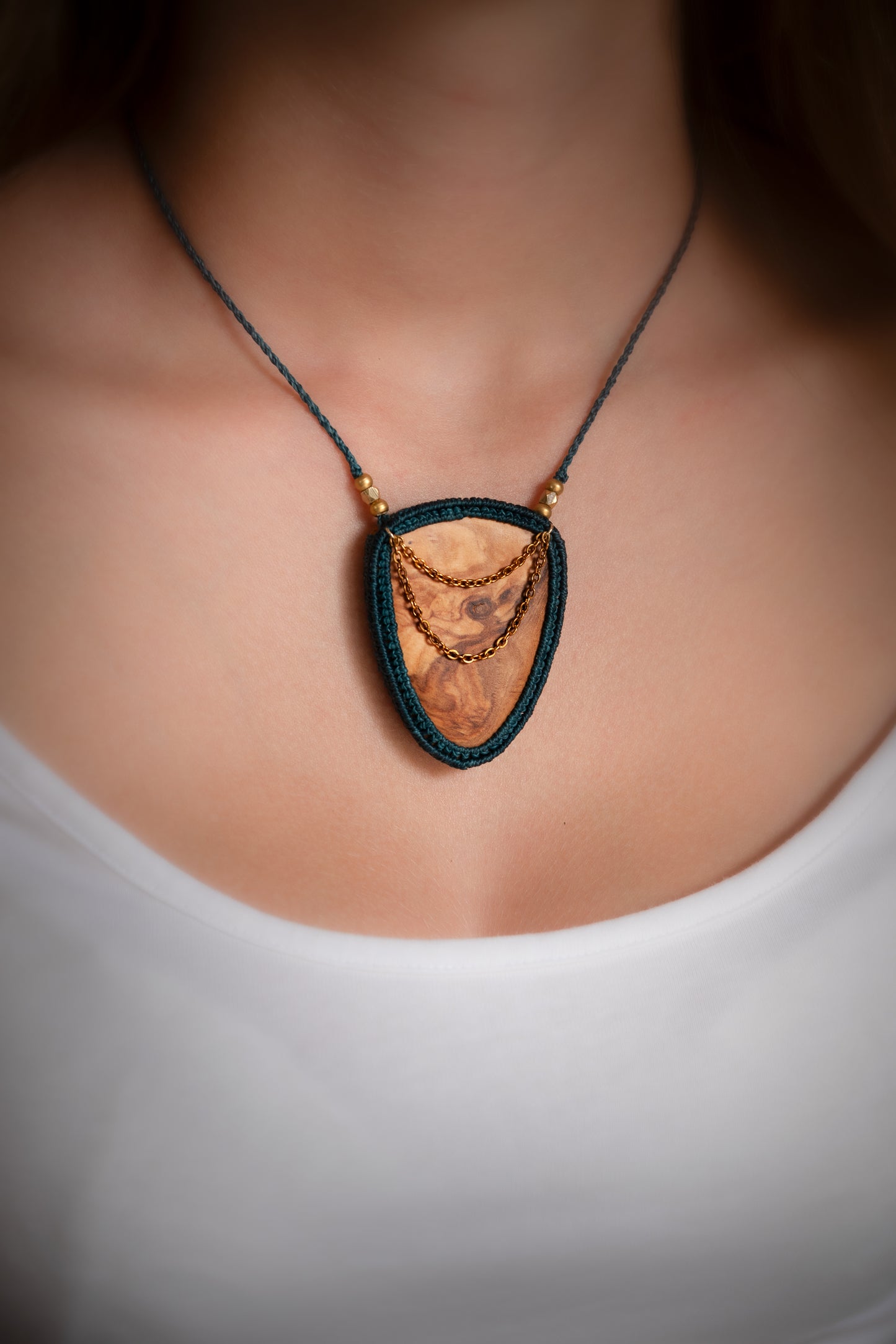 Quercillion - Collier micro macramé en bois d'olivier