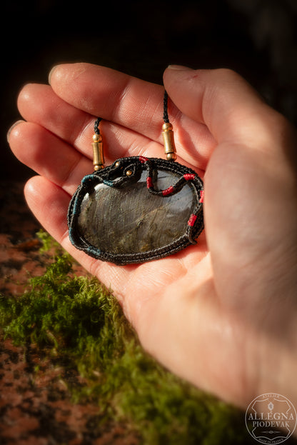 "Serpentare" Collier micro macramé et labradorite