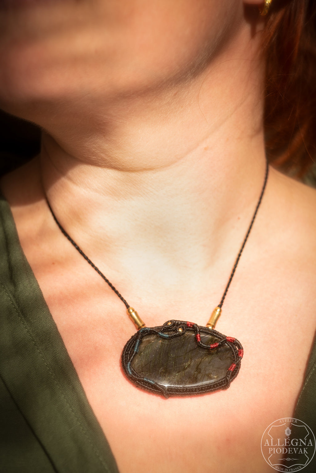 "Serpentare" Collier micro macramé et labradorite allégna