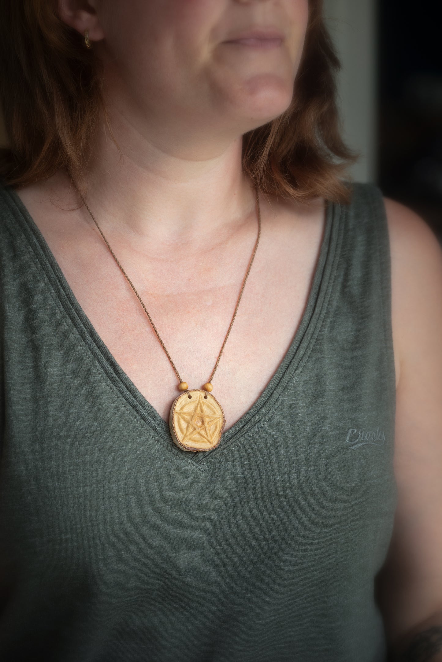 Silvarùn - Collier bois de bouleau pentacle sculpté