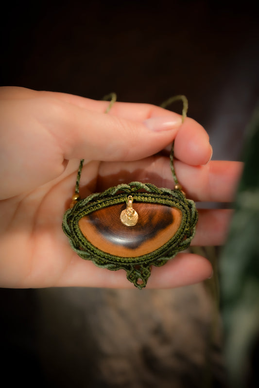 Solanéa - Collier micro macramé en bois d'abricotier