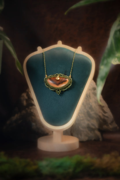 Solanéa - Collier micro macramé en bois d'abricotier