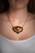 Solanéa - Collier micro macramé en bois d'abricotier allégna