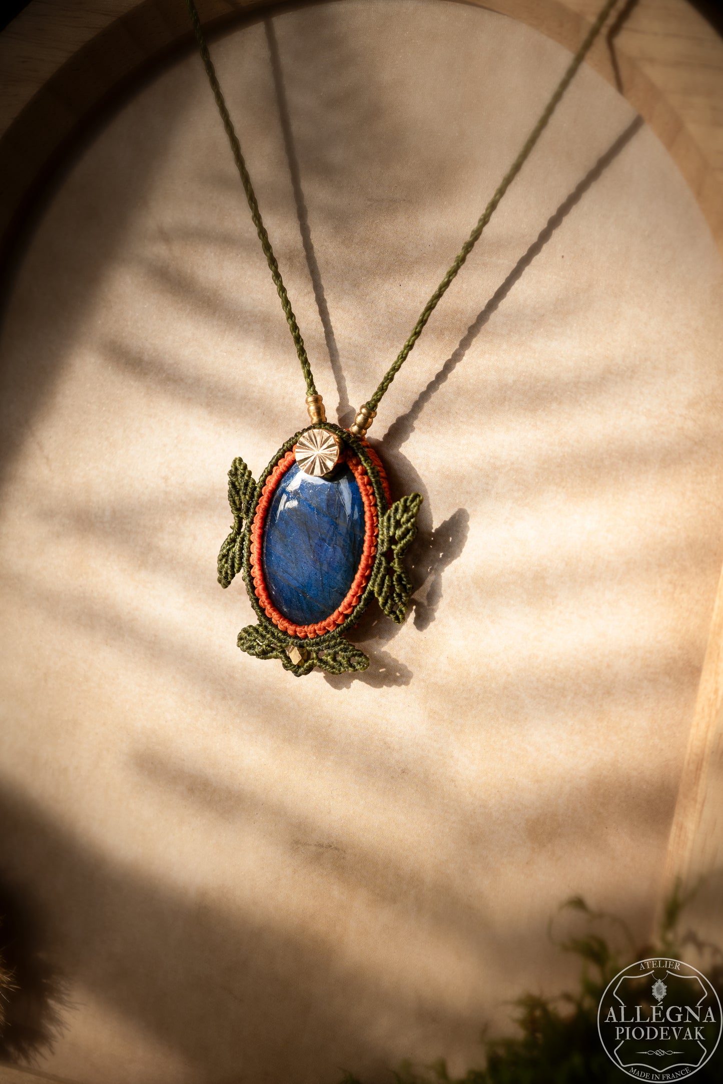 "Soleil automnal" collier micro macramé et labradorite