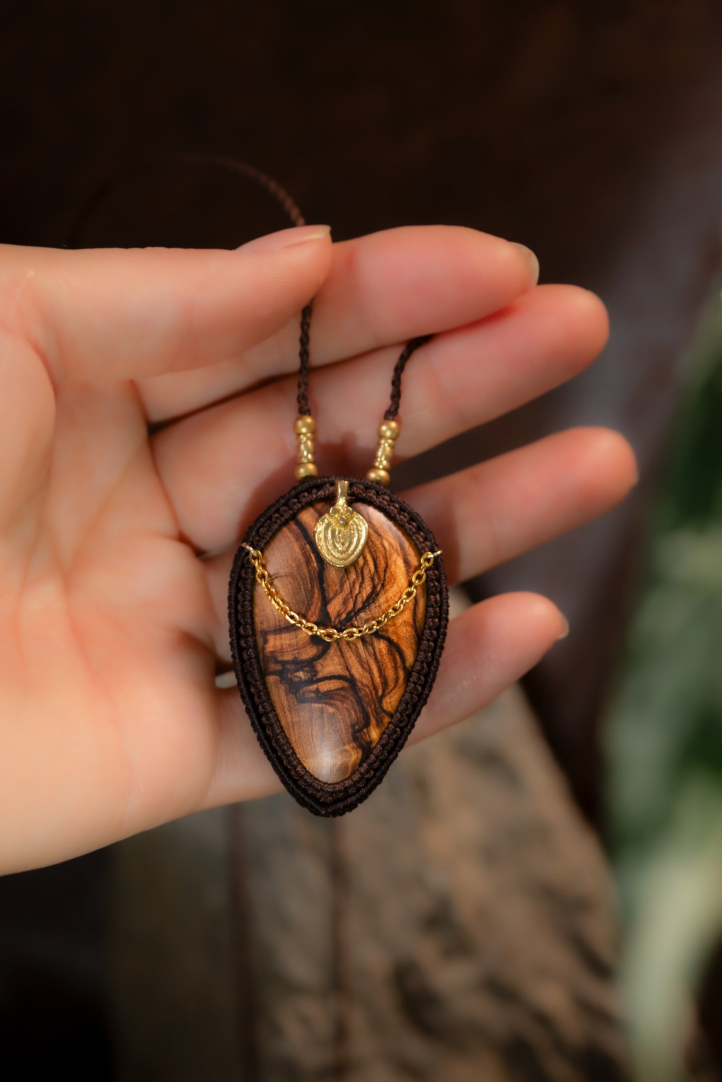 Talorien - Collier micro macramé en bois d'olivier