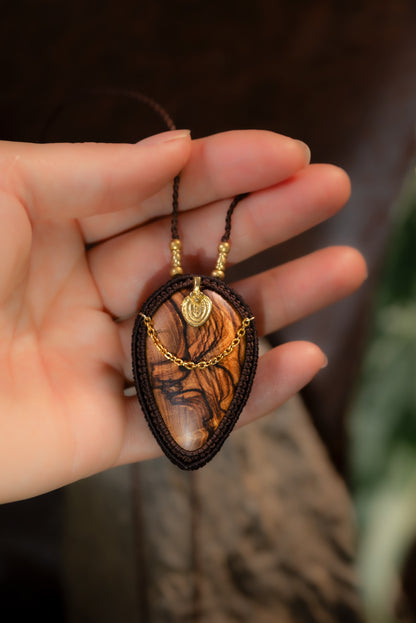 Talorien - Collier micro macramé en bois d'olivier