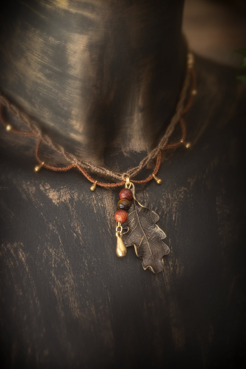 Varda - Collier micro macramé feuille bronze antique Allégna Piodevak