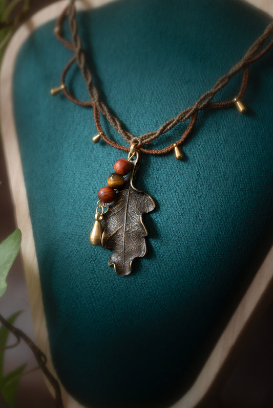 Varda - Collier micro macramé feuille bronze antique