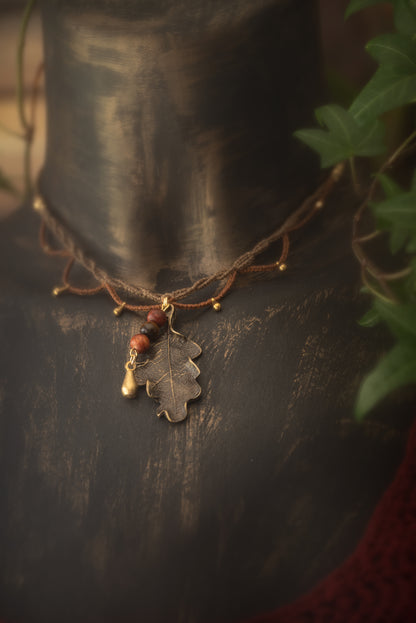 Varda - Collier micro macramé feuille bronze antique